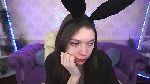Snapshot of Cherry_Wipe chatting on 02-23-25, 05:07 Cherry Wipe online show from 02-23-25, 05:07
