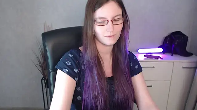 emmaxDelight online show from 11-13-25, 06:23