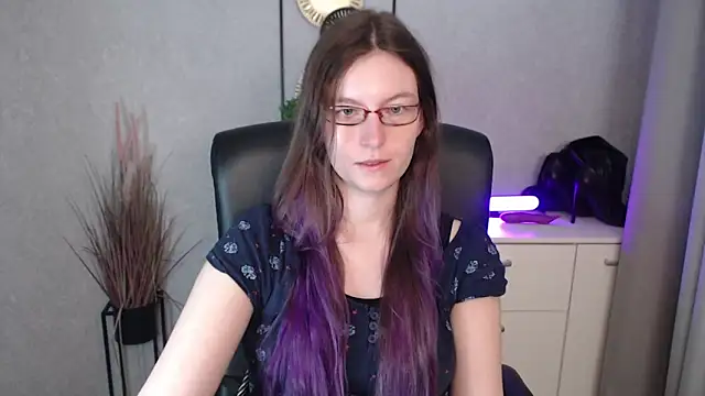 emmaxDelight online show from 11-13-25, 06:17