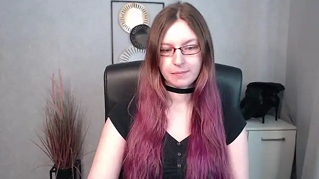 emmaxDelight online show from 03-18-25, 10:17
