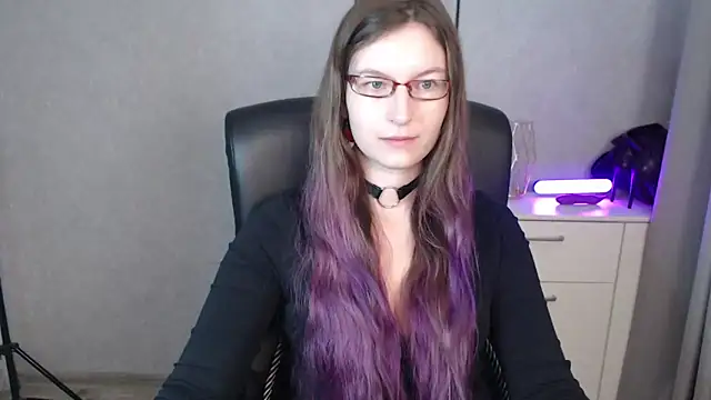 emmaxDelight online show from 10-27-25, 06:36