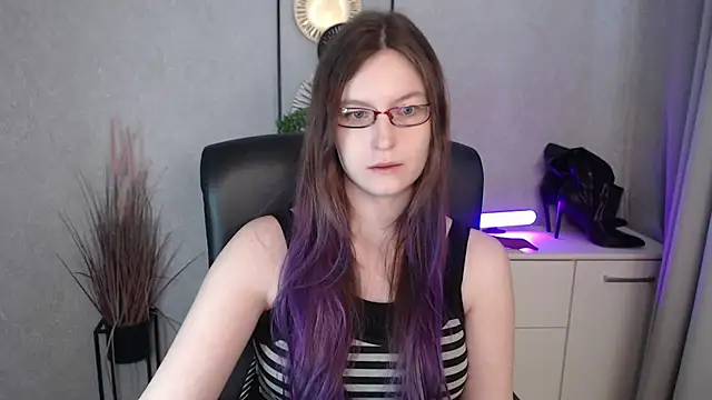 emmaxDelight online show from 11-15-25, 07:12