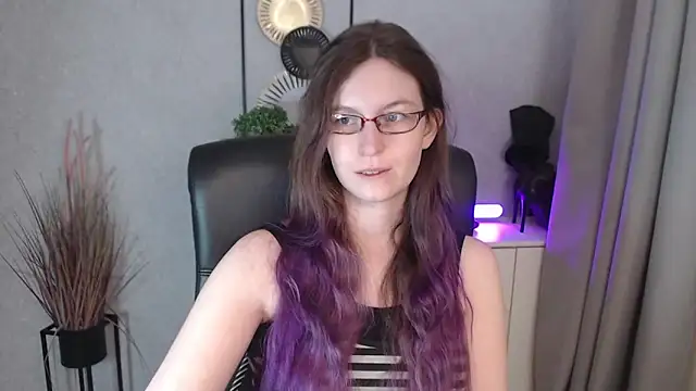 emmaxDelight online show from 11-18-25, 06:39