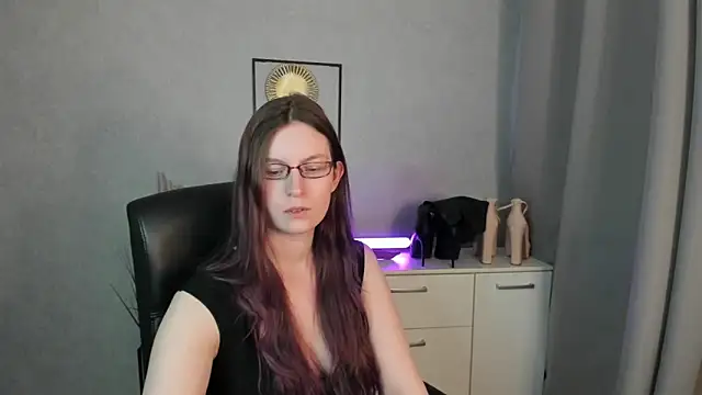 emmaxDelight online show from 04-10-26, 05:53