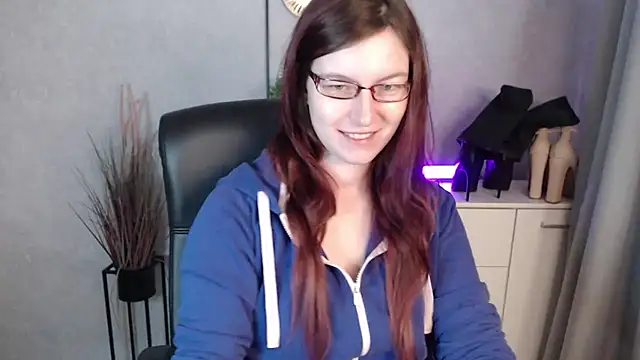 emmaxDelight online show from 02-12-26, 06:35