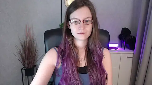 emmaxDelight online show from 11-27-25, 06:25