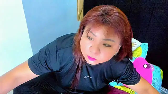 Snapshot of victoria_love89 chatting on 11-17-25, 02:04 victoria love89 online show from 11-17-25, 02:04