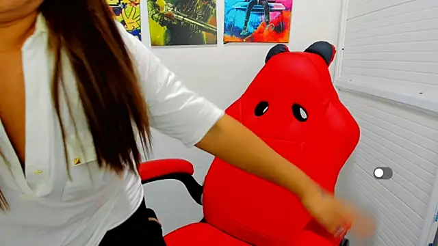 Snapshot of victoria_love89 chatting on 02-06-26, 02:07 victoria love89 online show from 02-06-26, 02:07