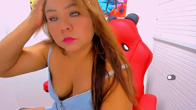 Snapshot of victoria_love89 chatting on 12-22-25, 02:22 victoria love89 online show from 12-22-25, 02:22