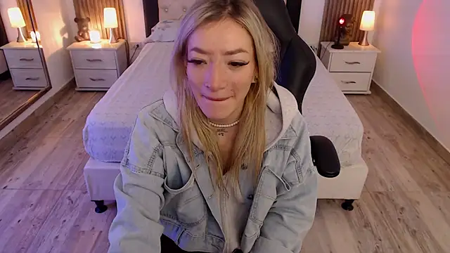 zoe jones13 online show from 09-10-25, 03:05