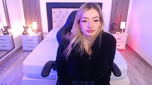 zoe jones13 online show from 10-11-25, 03:18