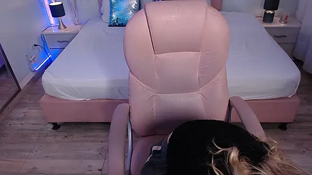 zoe jones13 online show from 03-09-26, 03:32