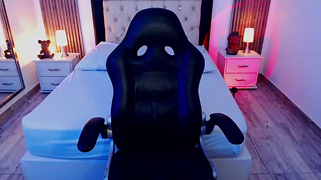 zoe jones13 online show from 10-08-25, 03:08