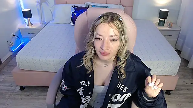 zoe jones13 online show from 02-27-26, 03:07