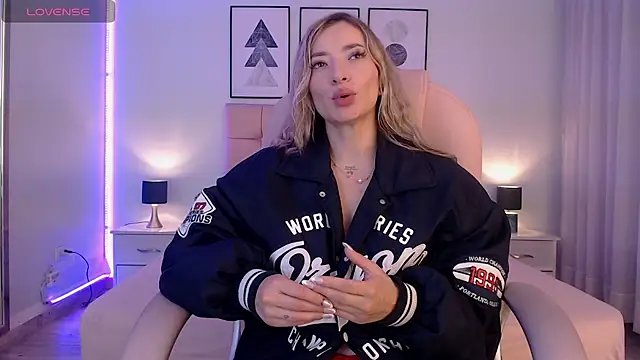 zoe jones13 online show from 03-19-25, 10:00