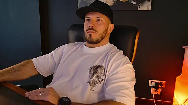 Snapshot of AngeloEric chatting on 02-25-26, 11:54 AngeloEric online show from 02-25-26, 11:54