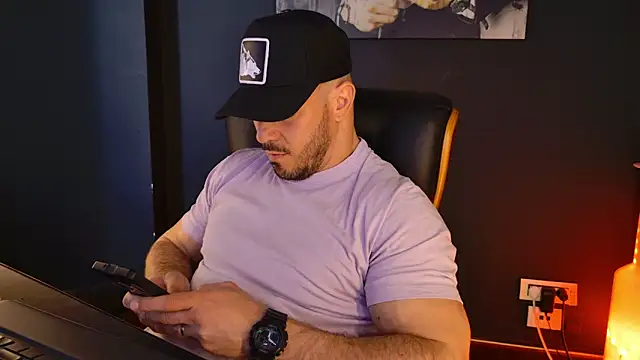 Snapshot of AngeloEric chatting on 04-23-26, 10:55 AngeloEric online show from 04-23-26, 10:55