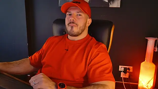 Snapshot of AngeloEric chatting on 02-14-26, 11:21 AngeloEric online show from 02-14-26, 11:21