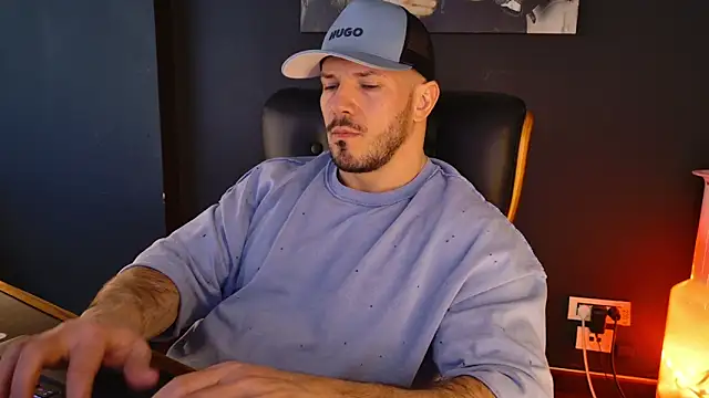 Snapshot of AngeloEric chatting on 03-03-26, 12:01 AngeloEric online show from 03-03-26, 12:01