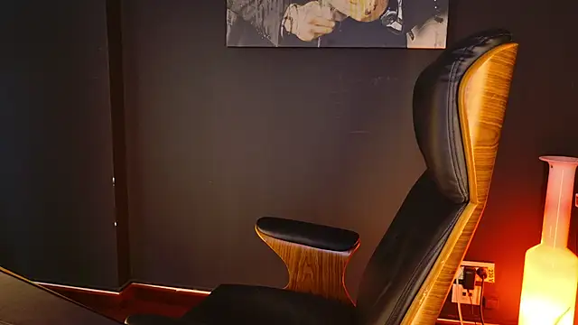 Snapshot of AngeloEric chatting on 02-06-26, 11:17 AngeloEric online show from 02-06-26, 11:17