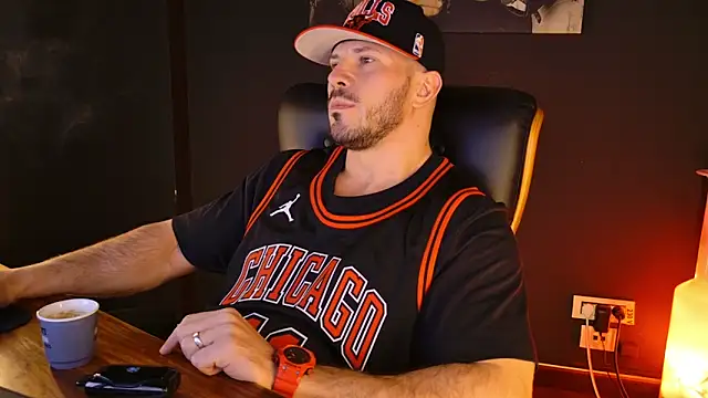 AngeloEric online show from 12-22-25, 02:06