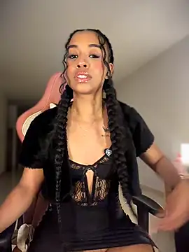 Snapshot of bella__honey chatting on 06-12-26, 04:43 bella honey online show from 06-12-26, 04:43