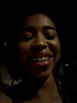 Snapshot of bella__honey chatting on 06-21-26, 04:29 bella honey online show from 06-21-26, 04:29