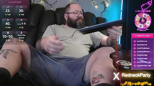 Snapshot of RedneckWants2PlayNow chatting on 02-18-26, 01:18 RedneckWants2PlayNow online show from 02-18-26, 01:18