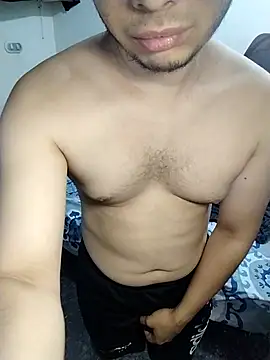 Snapshot of Gasparin32 chatting on 03-13-25, 03:00 Gasparin32 online show from 03-13-25, 03:00