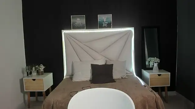 Lina Castle online show from 03-13-25, 09:48