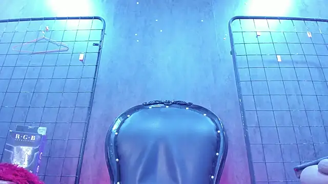 Carolina Arias online show from 12-19-25, 08:44