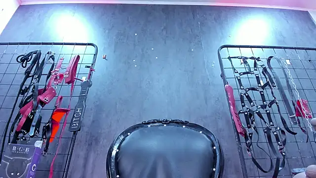 Carolina Arias online show from 12-15-25, 07:31