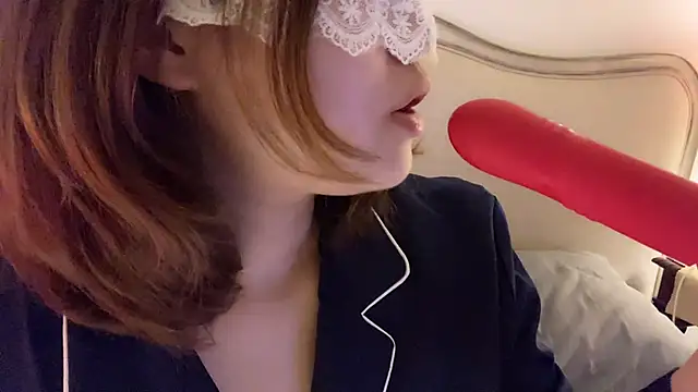 Snapshot of Coco_peach chatting on 01-23-25, 01:13 Coco peach online show from 01-23-25, 01:13