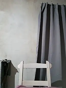 Snapshot of Paulitta- chatting on 05-24-26, 10:15 Paulitta- online show from 05-24-26, 10:15