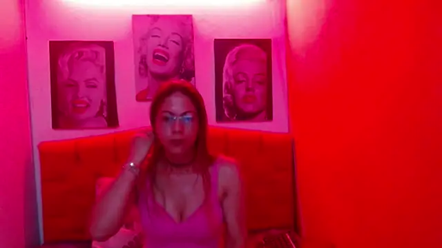 Snapshot of Claire_Fraser_Hot69 chatting on 12-02-24, 12:02 Claire Fraser Hot69 online show from 12-02-24, 12:02