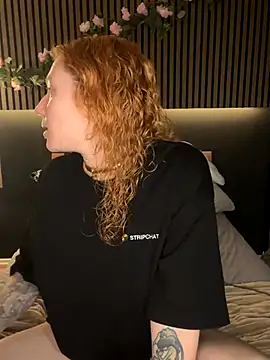 Snapshot of alt_cutie chatting on 10-30-25, 04:44 alt cutie online show from 10-30-25, 04:44