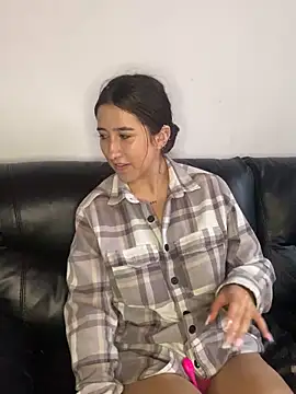 Snapshot of _Luuna chatting on 03-10-25, 05:07 Luuna online show from 03-10-25, 05:07