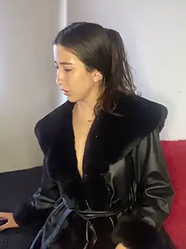 Snapshot of _Luuna chatting on 03-21-25, 05:34 Luuna online show from 03-21-25, 05:34