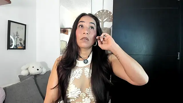 electra hunt online show from 06-27-26, 01:55