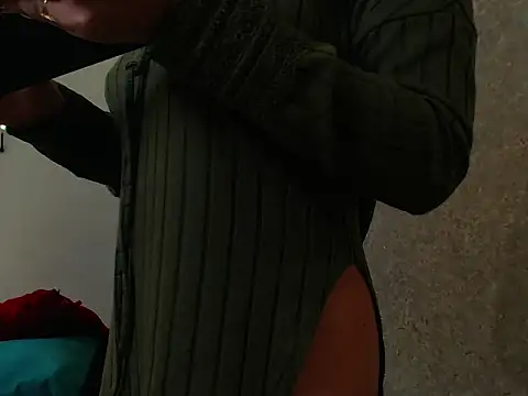 AliciaChelios online show from 04-19-26, 01:17