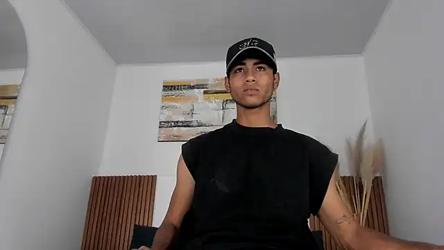 Snapshot of zander_2120 chatting on 04-18-26, 01:35 zander 2120 online show from 04-18-26, 01:35