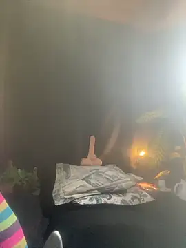 Snapshot of laye19 chatting on 10-19-25, 09:39 laye19 online show from 10-19-25, 09:39