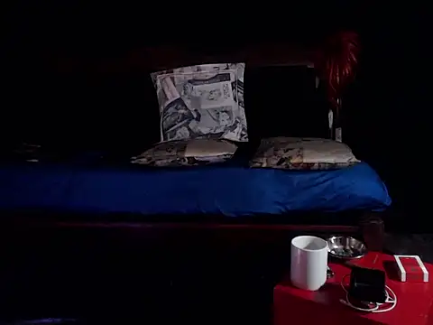 Snapshot of laye19 chatting on 09-30-25, 01:11 laye19 online show from 09-30-25, 01:11