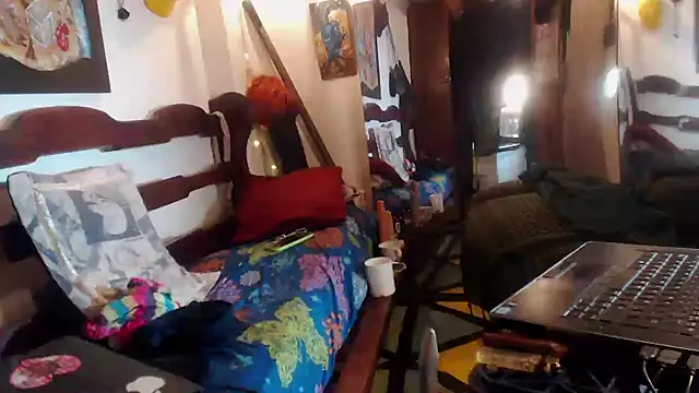 Snapshot of laye19 chatting on 12-03-25, 02:12 laye19 online show from 12-03-25, 02:12