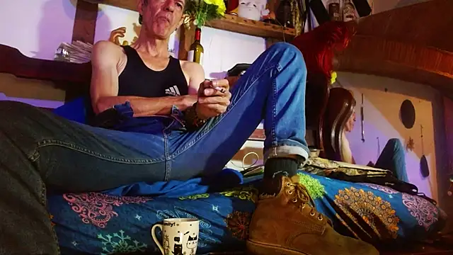 Snapshot of laye19 chatting on 05-16-26, 02:43 laye19 online show from 05-16-26, 02:43