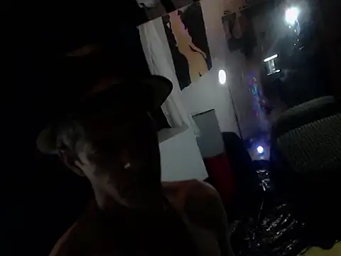 Snapshot of laye19 chatting on 09-20-25, 10:59 laye19 online show from 09-20-25, 10:59