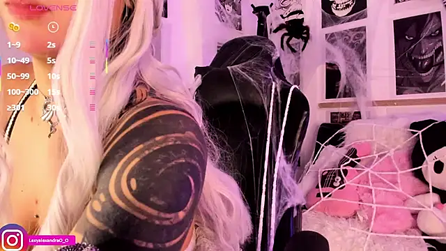 Lexyjoycce online show from 10-31-25, 09:00
