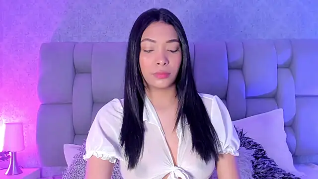 Snapshot of KarolRojas_ chatting on 09-13-25, 03:28 KarolRojas online show from 09-13-25, 03:28