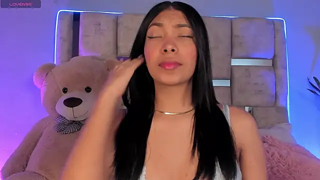 Snapshot of KarolRojas_ chatting on 03-01-25, 03:10 KarolRojas online show from 03-01-25, 03:10