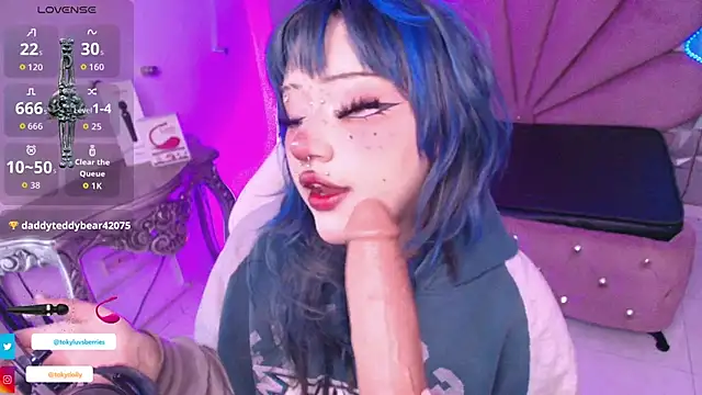 toky doll online show from 10-14-25, 08:53